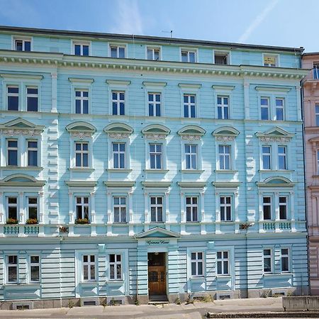Apartment Grimms Haus Karlsbad Exteriör bild